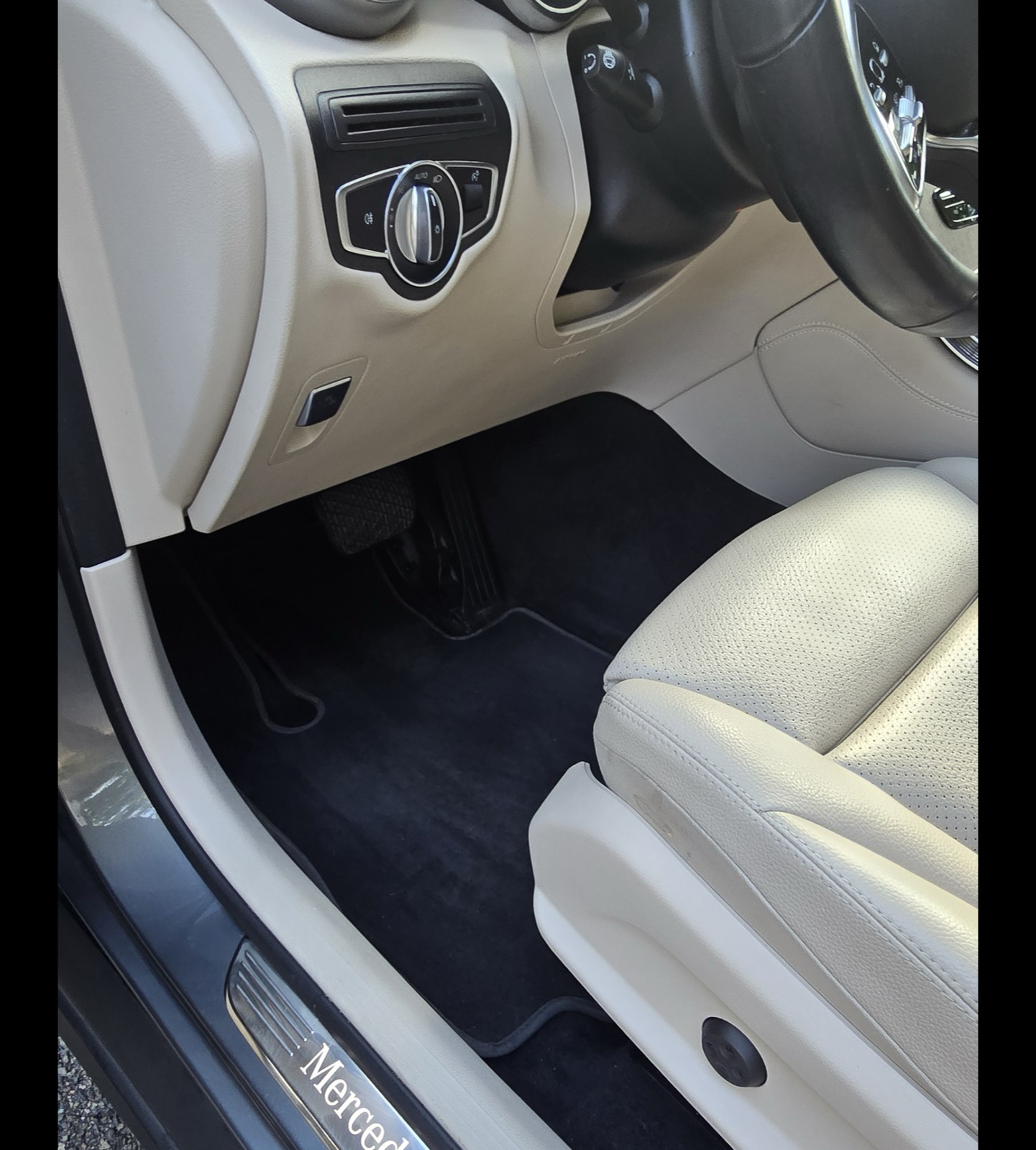 Mercedes interior footwell